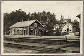 Barn på stationen i Kungsängen.