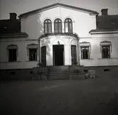 Trappan och huvudingången till Ryssbylunds gård.