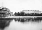 Vänersborg. Residenset från Hamnkanalen. Hamngatan, Fisktorget