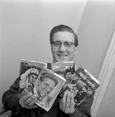 Böcker i tobaksaffär.
15 november 1958.