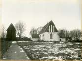 Hubbo sn, Hubbo kyrka.
Hubbo kyrka och klockstapeln, från öster.