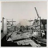 Verkstad för träfartyg, montering av balkar