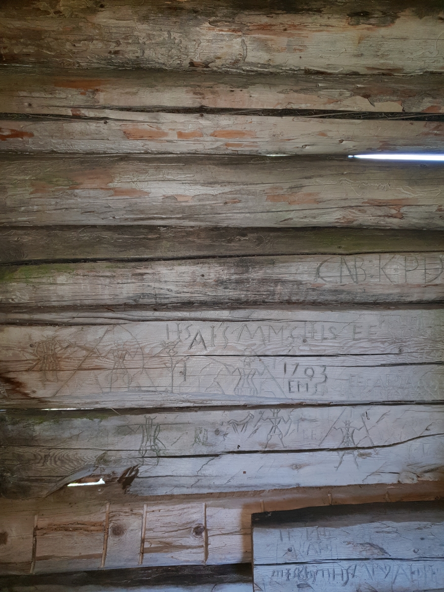 Jennie Tiderman-Österberg, Hourly wall, indoor carvings, Såteråsen, Ore, 2018.