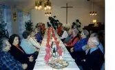 Kållereds församlingshem, Svenska kyrkan, 1980-tal.
Vänstra sidan: 1. Asta Carlsson, 2. Ebba Svärd, 3. Majken Westberg, 4. Ingeborg Fieuk, 5. Lily Edvardsson. Resten svåra att se. Högra sidan: 1. Okänd, 2. Skymd, 3. Okänd, 4. Margit Johansson, 5. Allan Johansson, 6. Gunvor Johansson, 7 och 8 okända.
