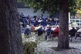Arboga Blåsorkester underhåller i Ahllöfsparken