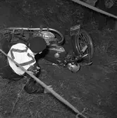 Arbogas Stjärnknutte
Tävling i terrängkörning med motorcykel. En man har kört omkull.