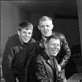 John Andersson med sina söner Leif och Roland som båda är duktiga brottare.
Familjeporträtt
Arboga Atletklubb