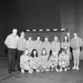 Damernas laguppställning i handboll
Stående, från vänster: Gösta Jansson (lagledare), Lars-Olov Hellberg (massör), Agneta Schytt, Kerstin Åberg (gift Söderström), Ulla-Maj Liljeroos, Lise-Lotte Segendorf, Gun-Britt Lööw (gift Liljehammar) och Lennart Svensson (tränare)
Sittande, från vänster: Lena Larsson, Magdalena Kulacic, Kerstin Hahne (gift Andersson), Maud Högström (gift Bojar) och Evalise Lindqvist (gift Westerman)