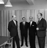 Stureskolan invigs. Fyra kostymklädda herrar, från vänster: Bror Gustafsson, Tore W Ekman, okänd och okänd.