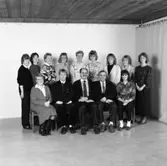Personalen vid Öhrlings revisionsbyrå.
Stående, från vänster: Kristina Wallin, Marianne Andersson, Birgitta Blomberg, Marie Thorstensson, Barbro Öhling, Anna-Lena Berglund, Pernilla Persson, Annelie Jansson och Marie Albinsson
Sittande, från vänster: Birgitta Andersson, Torbjörn Persson, Thomas Palm, Thorbjörn Käck och Pia Andersson
Gruppbild