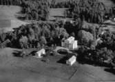 Flygfoto över Nissafors herrgård i Gnosjö kommun, Jönköpings län. Nr 1651/1958