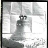 Kung Karl sn, Kungsör, malmklocka vid Reutersberg.