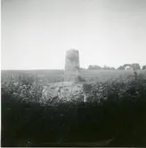 Lundby sn. Långängskrogen, milsten.