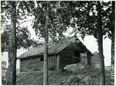 Munktorp sn, Köping kn, Gränby.
Gränby nr 1. F.d. majorsboställe vid Västmanlands regemente. Gårdssmedjan. 1949.
