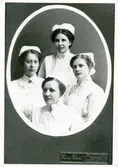 Stallhagen, Västerås.
Sjuksköterskeelever och sjuksköterskor vid lasarettet i Stallhagen, 1915.