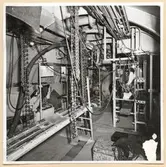 Torpedrum. SB sida av manskapsinredningen, sedd förifrån.