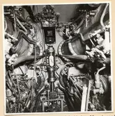 Torpedrum. Förliga ändskottet mellan torpedtuberna.