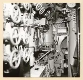 Manöverrum. SB:s sida sedd förifrån. 878-26