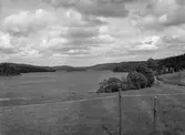 Vy över en sjö i Inseros, år 1957.