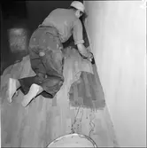 REPOTAGE PÅ GOLVSLIPNING OCH SYNTEKOBEHANDLING (SYNTEKO HÄRDLACK)