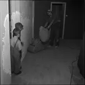 REPOTAGE PÅ GOLVSLIPNING OCH SYNTEKOBEHANDLING (SYNTEKO HÄRDLACK)