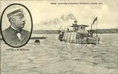 Vykort med motiv över Ångfararen Dufvan utanför Östrand julen 1905 samt en infälld bild av kapten J. P. Näsman.