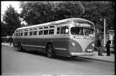 Aktiebolaget Stockholms Spårvägar, SS buss 68, på väg till Världssportutställningen vid Källhagen, 1949. Resan går mellan Nybroplan och utställningen.