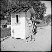 Målning av en byggnad vid Östra Södermanlands Järnväg, ÖSlJ.