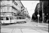 Aktiebolaget Stockholms Spårvägar, SSA12 326 som trafikerade linje 15, Norra Bantorget - Sundbybergsgränsen, svänger in på Nortullsgatan från Odenplan.