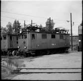 Vid lokstallet i Hagfors ses Nordmark - Klarälvens Järnväg, NKIJ ellok 45.