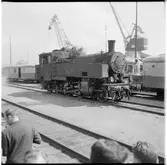 Statens Järnvägar, SJ ånglok på spåret vid hamnen i Sölvesborg.