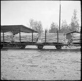 Stockholm - Roslagens Järnväg, SRJ godsvagn 59 vid sulfitfabriken i Vallvik.