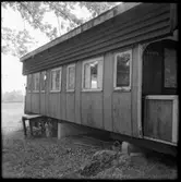 Personvagn 3:e klass ombyggd till en variant av bostad.