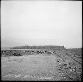 Pågående arbete med läggning av smalspår vid Läggesta Södra station där Museijärnvägen, Östra Södermanlands Järnväg, ÖSlJ förlänger bansträckningen.