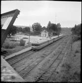 Trafikaktiebolaget Grängesberg – Oxelösunds Järnvägar, TGOJ XX22-11 (225+226) är den främsta av vagnarna på Läggesta station.