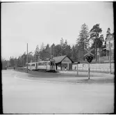 Aktiebolaget Stockholms Spårvägar, SS A11 med släpvagn på hållplats Centralvägen.