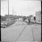 Nya ändhållplatsen för Lidingö tågen var färdig, men spåranslutningen till bron saknades ännu.