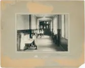 Elfsborgs läns Dövstumskola, senare Vänerskolan. Tvättkorridor ca 1910.