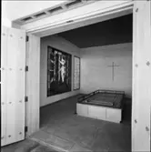 KREMATORIUM I MORA
EXT. INT.