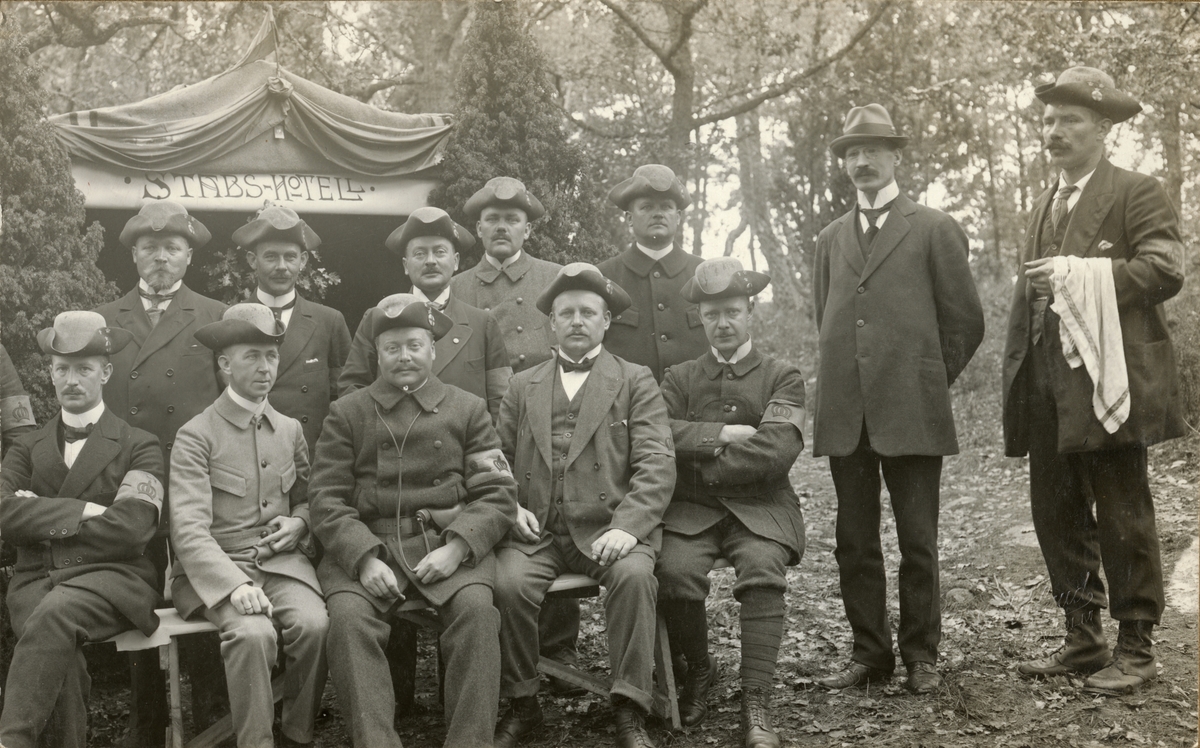 Axel A W Swinhufvud, Landstormens mobilisering 1914, utanför stabshotellet.