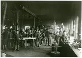 Norberg sn, Norberg, Thorshammar.
Interiör med arbetslaget i Thorshammars Verkstads AB, 1896.