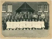 Vänersborg. Elfsborgs läns Dövstumskola, senare Vänerskolan. Gruppbild, konfirmation