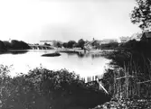 Tullbron och kv. Gästgivaregården mm. sett från Ätrans nordvästra strand. :2 delförstorning.