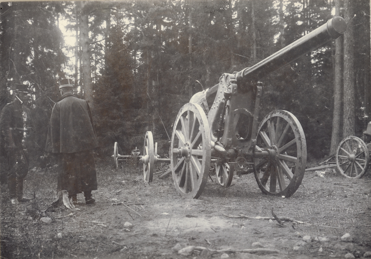 Alfred Sjöberg, Two soldiers at the cannon.