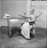 ETAPPMÖBLER TAGNING MED MODELL