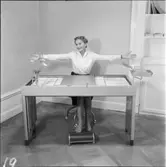 ETAPPMÖBLER TAGNING MED MODELL