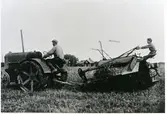 Romfartuna sn, Västerås, Tå.
Skörd vid Tå gård, 1930-talet.