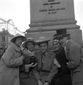 Studentspex vid Engelbrekt på Stortorget.
9 mars 1959.
