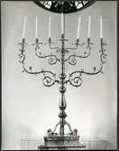 Skultuna sn, Västerås.
Sjuarmad ljusstake i Skultuna kyrka. 1980.