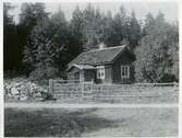 Skultuna sn, Västerås, Björneborg.
Skomakare Arrenius stuga. C:a 1900-1910.